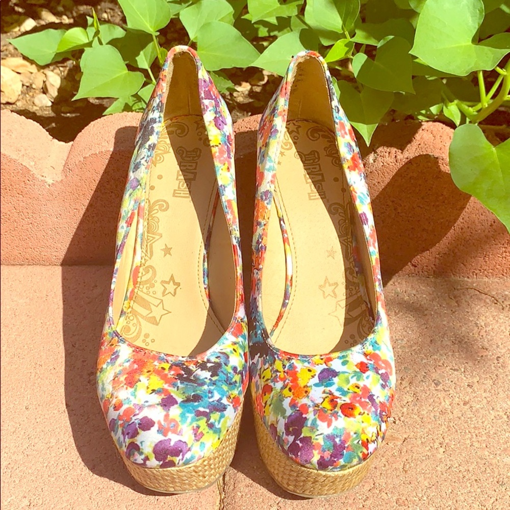 Women's shoes